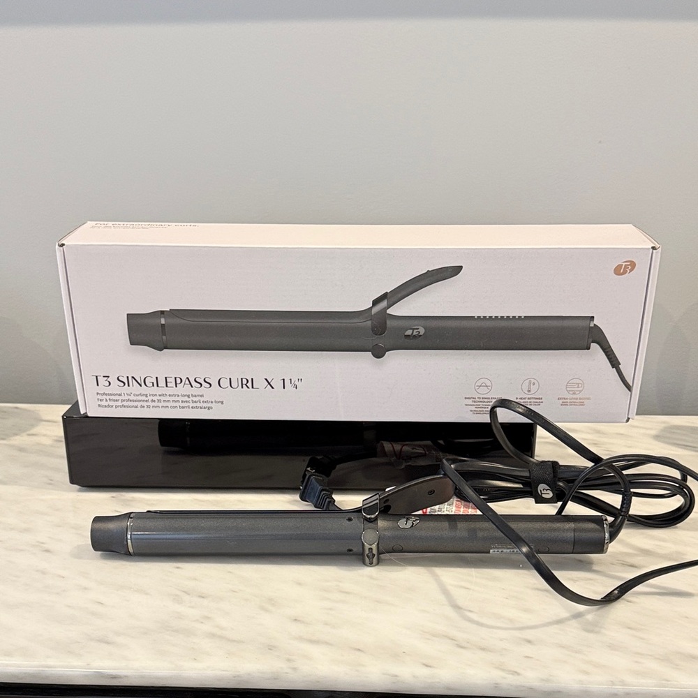 T3 SinglePass Curl X 1.25" Curling Iron in Special Edition Color: Graphite